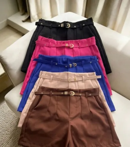 shorts zara na cor branca e vermelha 