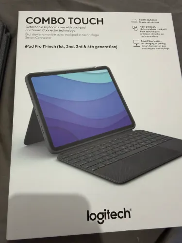 Combo touch logitech para iPad Pro de 1ª, 2ª, 3ª e 4ª geração de 11 polegadas.