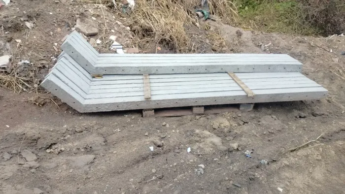 VENDO MOURÃO DE CONCRETO 10cmx10cm x3m