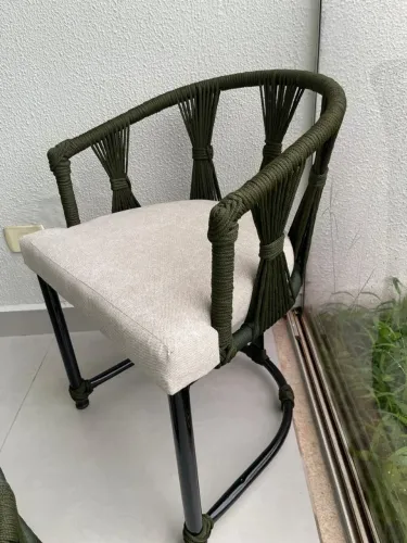 Cadeiras + mesa para sua sacada, ou área Gourmet.