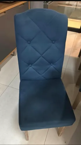 Vende-se 6 cadeiras de sala de janta, em perfeito estado, interessados, entrar em contato