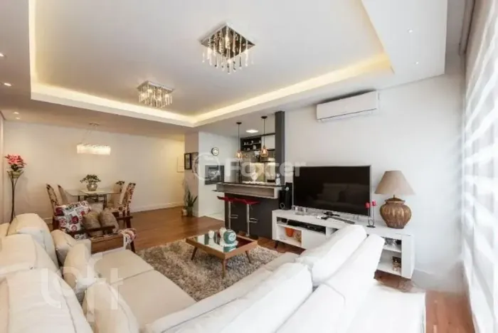 Apartamento à venda com 95 m², 3 quartos, 1 suíte, 2 vagas no Bairro Ipanema - Porto Alegr
