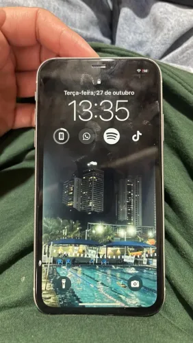 Vendo iPhone XR branco