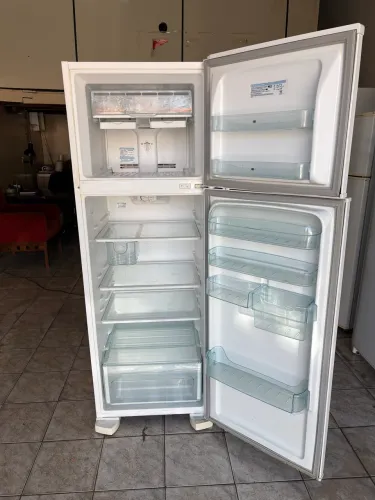 GELADEIRA DUPLEX ELETROLUX FROST FREE EM ÓTIMO ESTADO!!!