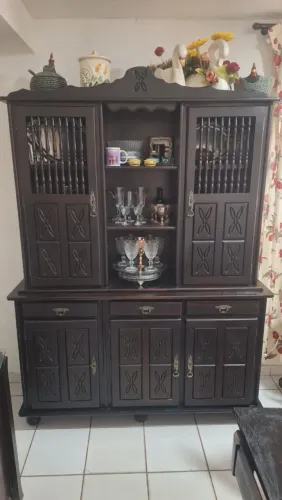 Conjunto de arca e mesa antigo de seis cadeiras