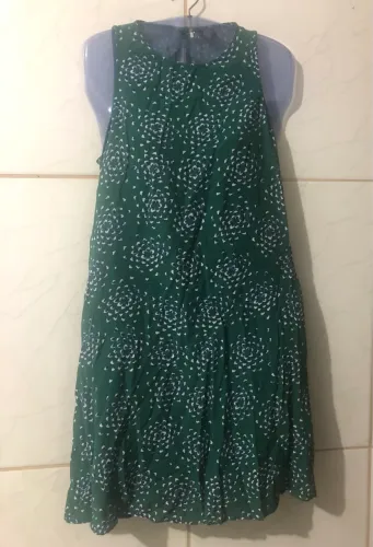 Vestido verde (P). Marca: Hering