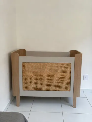 Berço Artesanal em MDF com Colchão Incluso - Excelente Estado