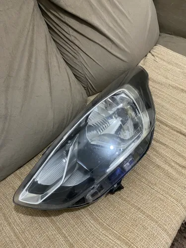 Farol Ford Ka 2020 lado esquerdo motorista
