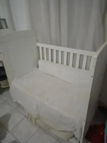 Berço Mini Cama com Colchão e Rodinhas (possui as 2 grades)