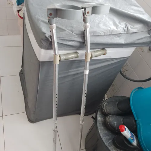 Vendo par de muleta.