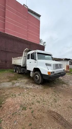 Caminhão basculante 2635