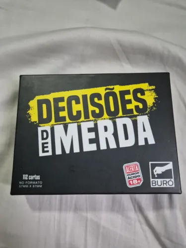 Jogo de cartas Decisões de merda + sleeves nas cartas