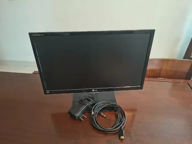 monitor LG FLATRON E2260 funcionando. 21,5 polegadas FHD
