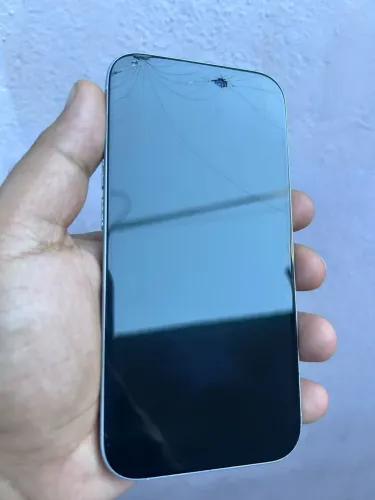 iPhone 15 128GB - Detalhe somente no vidro da tela