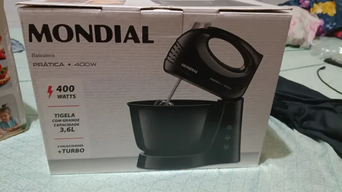 vende se uma batedeira de bolo nova