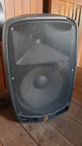 Caixa amplificada Stanner 200 watts.
