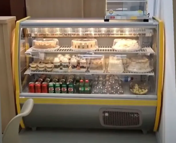 Balcão refrigerado para doces/tortas