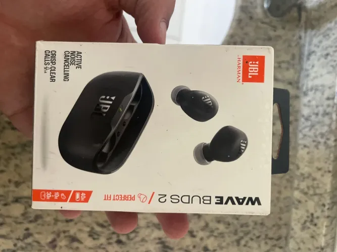 Fone Waves buds 2 apenas alguns meses de uso acompanhado caixa e carregador original