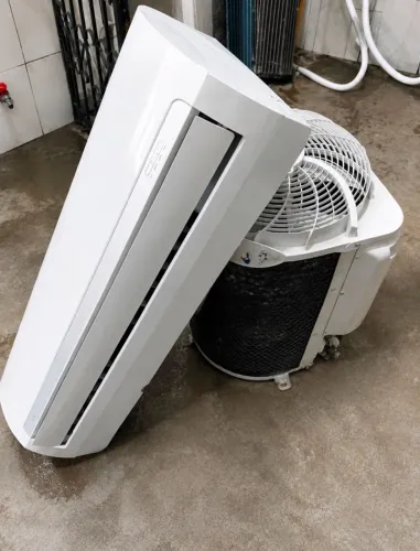 AR-CONDICIONADO 22.000 BTU'S