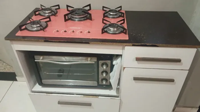 Vendo fogão 5 bocas Cooktop com o armário e forno elétrico 400