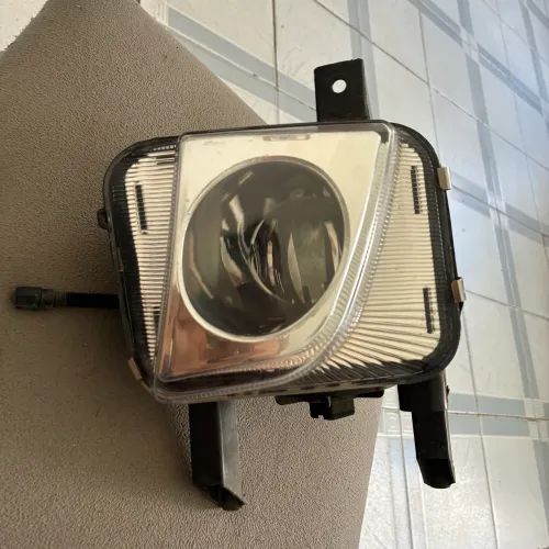 Farol de milha do corsão lado esquerdo ( motorista )