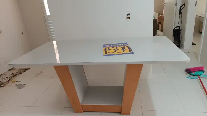 Vendo mesa 6 lugares nova
