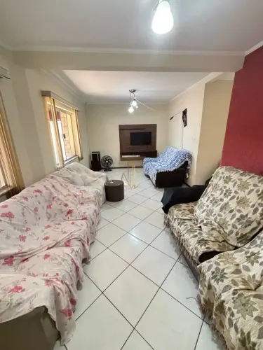 Casa espaçosa com 3 quartos, quintal e 2 vagas no Jardim Nossa Senhora das Graças, Mogi Gu