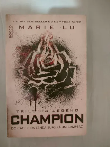 Livro Champion Marie lu