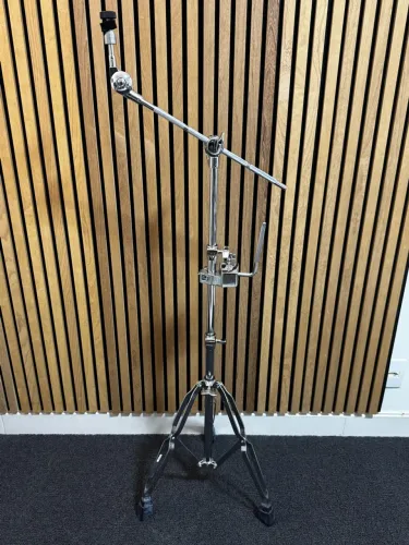 Estante Roland DCS-10 + Tom Holder