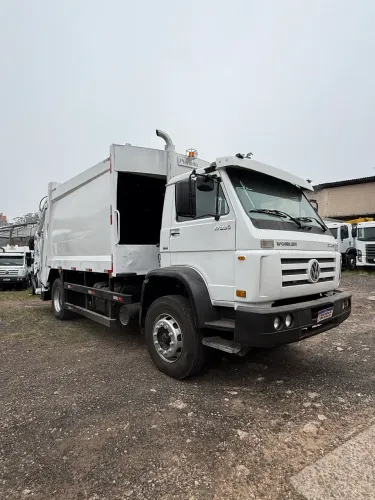 Vw 17230 2018 compactador lixo Repasse sem garantia
