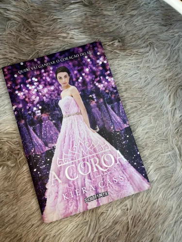 Livro A Coroa - Kiera Cass