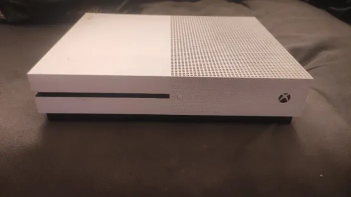 XBOX ONE S 1TB