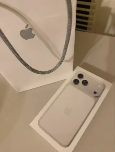 iPhone pro Max 17