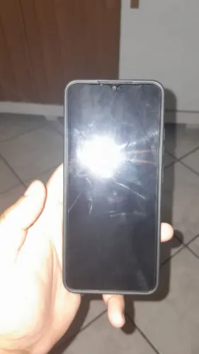 Celular Redimi 12 C usado por 3 anos, estava com problema na tela por queda, mas troquei.