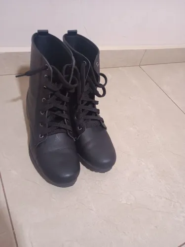 Vende-se bota