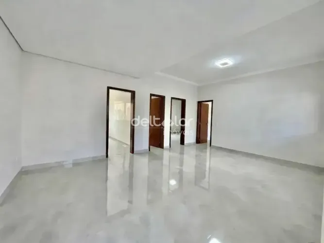 Casa geminada à venda com 2 quartos, 1 banheiro e 1 vaga demarcada, Europa, Belo Horizonte