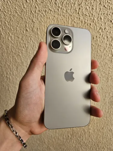 Vendo iPhone 15 Pro Max