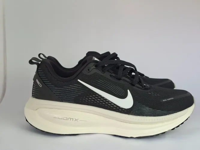 NIKE, Vomero 18, número 40 ORIGINAL, NOVO!
