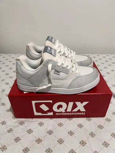 Tênis Qix retrô Am / tamanho 40