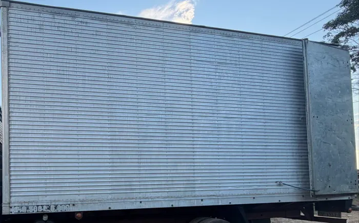 VENDO/TROCO BAÚ CAMINHÃO 3/4