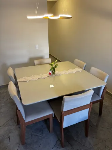 Mesa quadrada 6 cadeiras