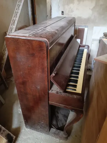 Piano vertical Schwartzmann