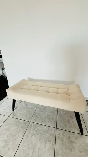 Recamier Capitonê Bege em Suede | R$ 180