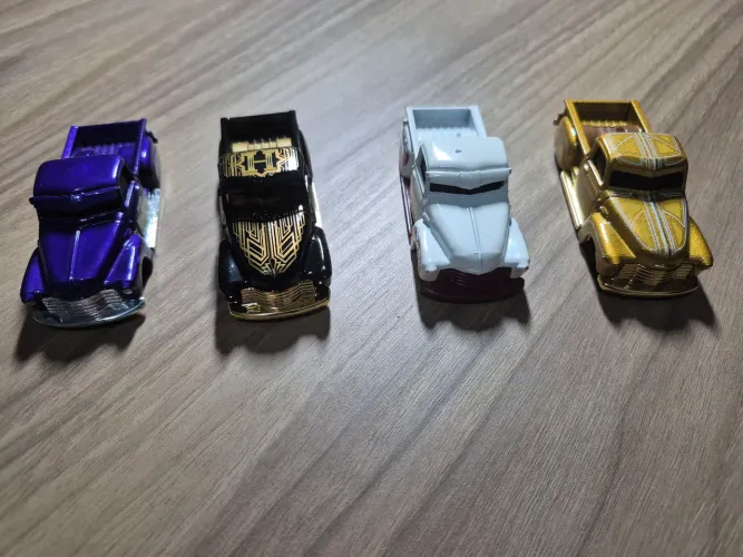 Lote 04 Hotwheels La troca