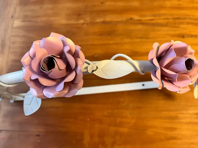 Dossel de flores para quarto de bebê