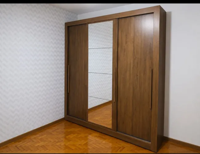 Guarda Roupas Marrom