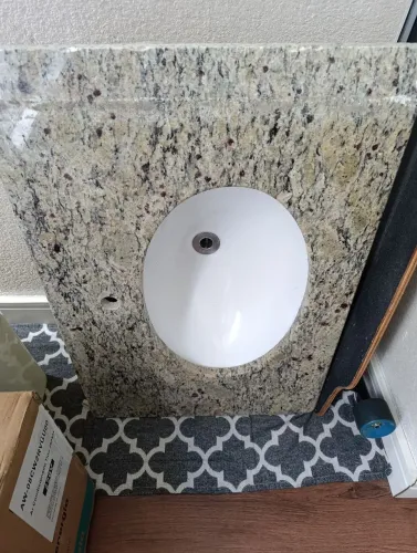 Pia de granito com cuba e válvula 75x51cm