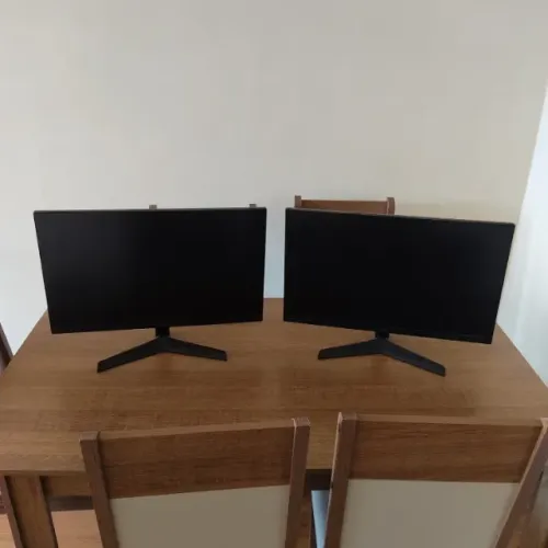 2 Monitores Gamer LG UltraGear 24" Full HD, 144Hz, 1ms, IPS, HDMI e DisplyPort
