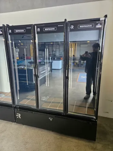 refrigerador 3 portas expositor para mercado e conveniência