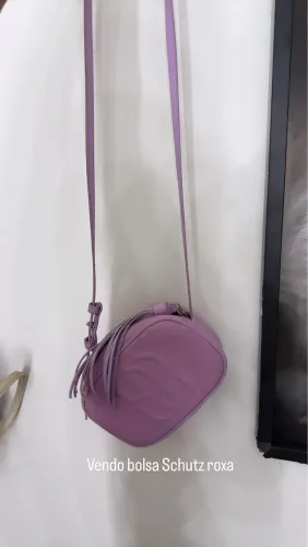 Vendo bolsa Schutz roxa 